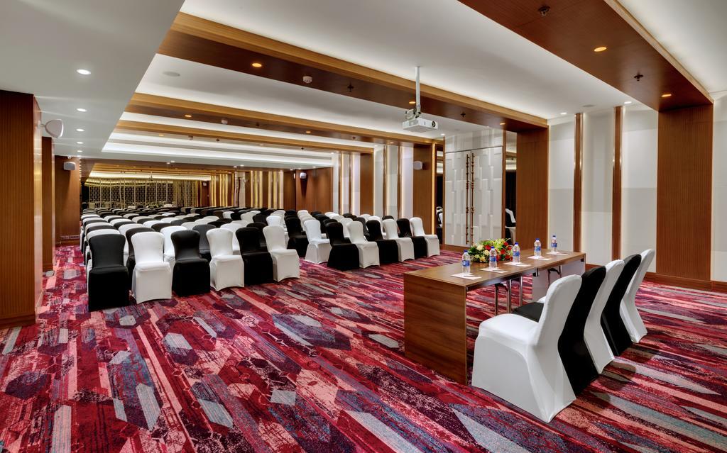 The Fern - Goregaon Mumbai Exterior photo